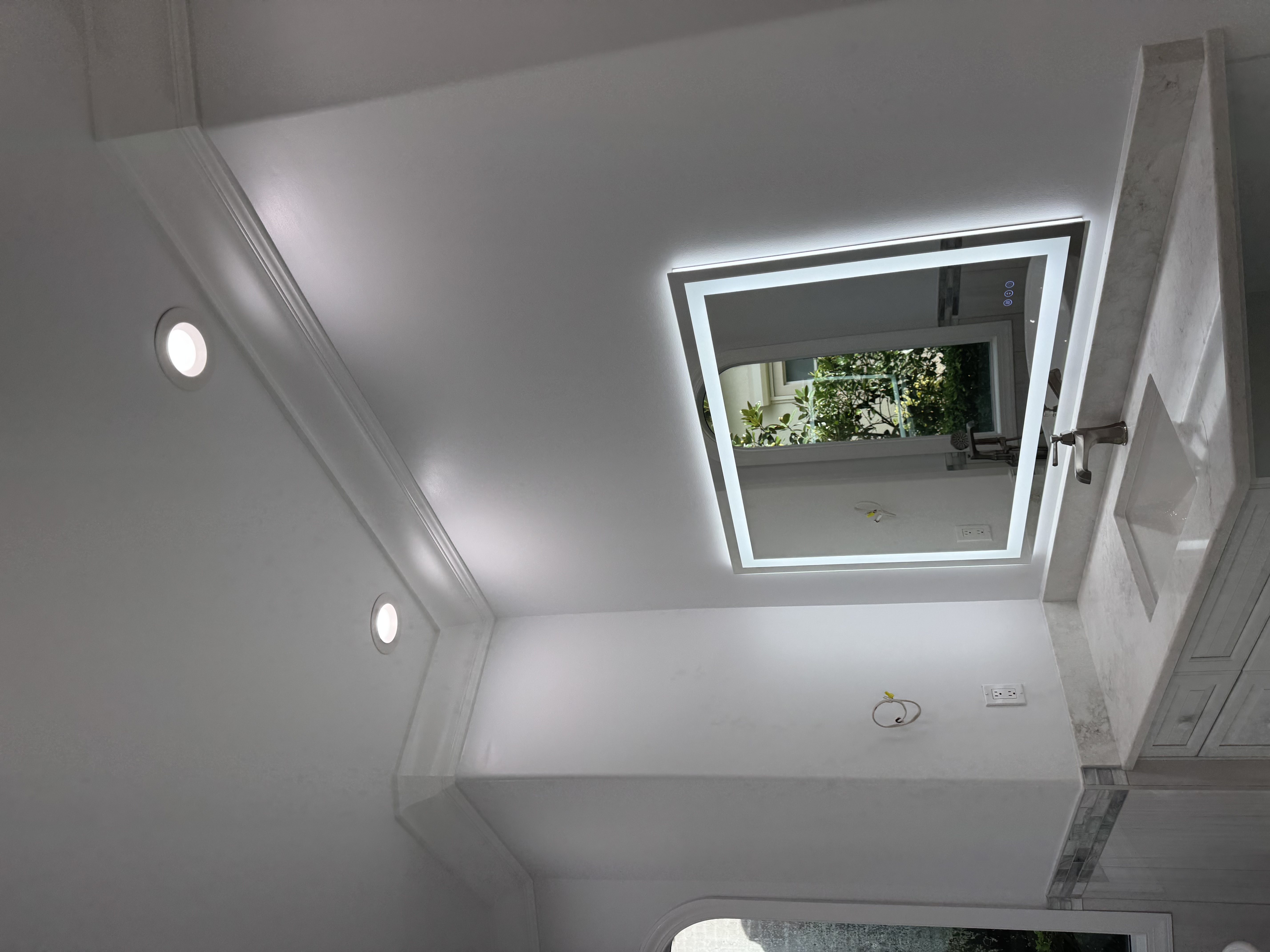 Smart Mirror with Integrated Lighting